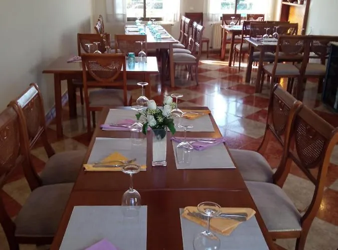 Отель Glorias 2*